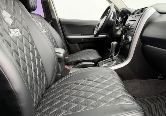 Подержанный автомобиль Suzuki Grand Vitara 2013 года (10 фото)