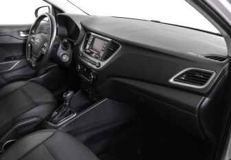Подержанный автомобиль Hyundai Solaris Sedan 2017 года (10 фото)