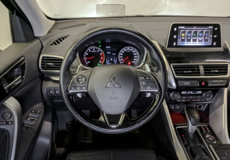 Подержанный автомобиль Mitsubishi Eclipse Cross 2018 года (22 фото)