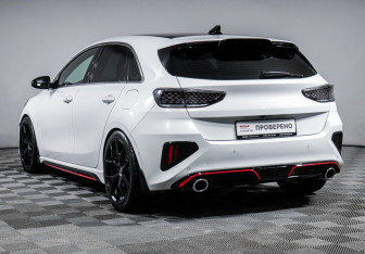 Подержанный автомобиль Kia Ceed Hatchback 2021 года (7 фото)