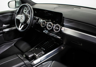 Подержанный автомобиль Mercedes-Benz GLB 2020 года (10 фото)