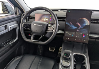 Подержанный автомобиль Jaecoo J7 2024 года (26 фото)