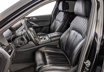 Подержанный автомобиль BMW X6 2020 года (20 фото)
