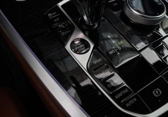 Подержанный автомобиль BMW X7 2020 года (34 фото)