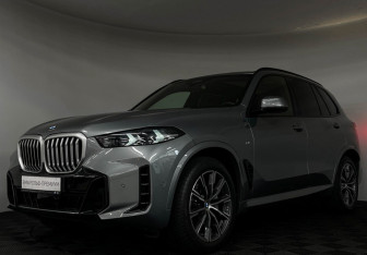 Подержанный автомобиль BMW X5 2024 года (28 фото)