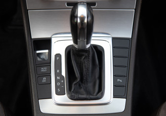 Подержанный автомобиль Volkswagen Passat Sedan 2011 года (15 фото)