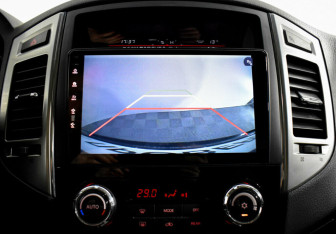 Подержанный автомобиль Mitsubishi Pajero 2018 года (11 фото)