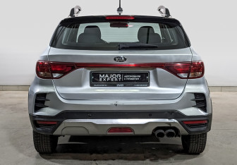 Подержанный автомобиль Kia Rio Hatchback 2021 года (6 фото)