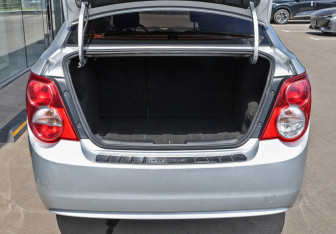 Подержанный автомобиль Chevrolet Aveo Sedan 2013 года (10 фото)