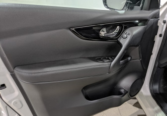Подержанный автомобиль Nissan Qashqai 2014 года (19 фото)