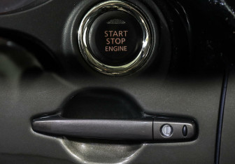 Подержанный автомобиль Mitsubishi Outlander 2020 года (15 фото)