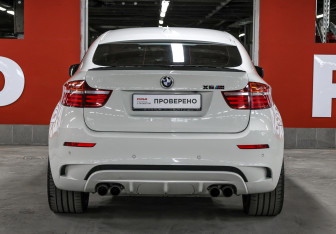 Подержанный автомобиль BMW X6 M 2012 года (6 фото)