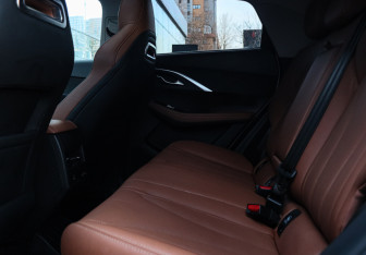 Подержанный автомобиль Omoda C5 2023 года (9 фото)