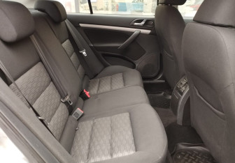 Подержанный автомобиль Skoda Octavia Liftback 2012 года (11 фото)