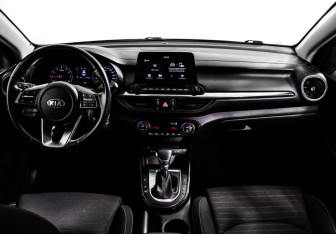 Подержанный автомобиль Kia Cerato Sedan 2018 года (11 фото)