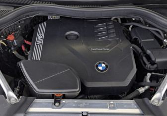 Подержанный автомобиль BMW X4 2022 года (9 фото)