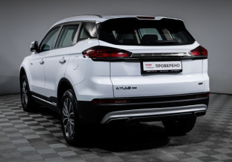 Подержанный автомобиль Geely Atlas Pro 2024 года (7 фото)