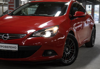 Подержанный автомобиль Opel Astra Hatchback 2012 года (21 фото)
