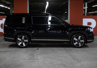 Подержанный автомобиль Hyundai Santa Fe 2023 года (4 фото)