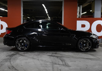 Подержанный автомобиль BMW M2 2019 года (4 фото)