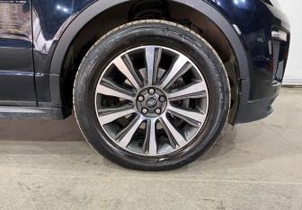 Подержанный автомобиль Land Rover Range Rover Evoque 2017 года (20 фото)