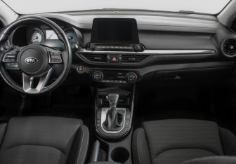 Подержанный автомобиль Kia Cerato Sedan 2018 года (11 фото)