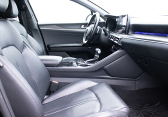 Подержанный автомобиль Kia K5 2020 года (9 фото)