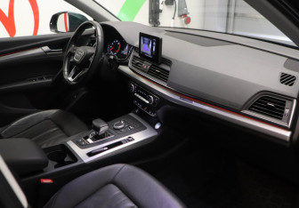 Подержанный автомобиль Audi Q5 2017 года (20 фото)