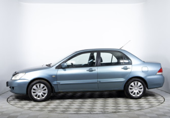 Подержанный автомобиль Mitsubishi Lancer Sedan 2007 года (8 фото)
