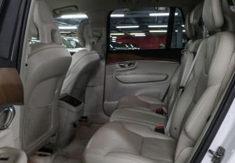Подержанный автомобиль Volvo XC90 2016 года (12 фото)