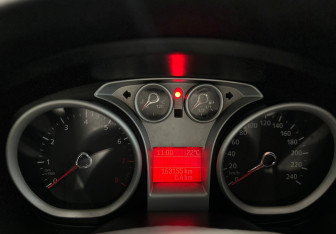 Подержанный автомобиль Ford Focus Hatchback 2010 года (5 фото)
