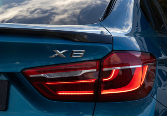 Подержанный автомобиль BMW X6 2018 года (35 фото)