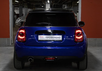 Подержанный автомобиль MINI Hatch 2018 года (6 фото)