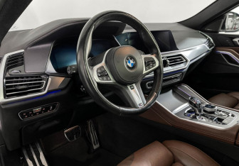 Подержанный автомобиль BMW X6 2020 года (12 фото)