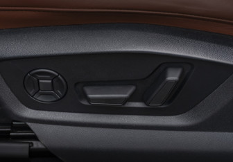 Подержанный автомобиль Audi Q7 2021 года (22 фото)