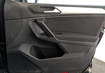 Подержанный автомобиль Volkswagen Tiguan 2018 года (25 фото)