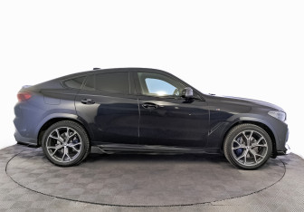 Подержанный автомобиль BMW X6 2021 года (4 фото)