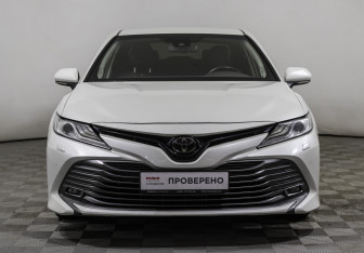 Подержанный автомобиль Toyota Camry Sedan 2020 года (2 фото)