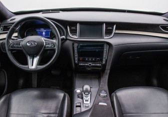 Подержанный автомобиль Infiniti QX50 2018 года (13 фото)