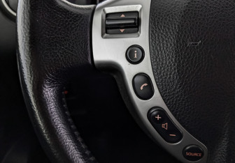 Подержанный автомобиль Nissan Qashqai 2011 года (27 фото)