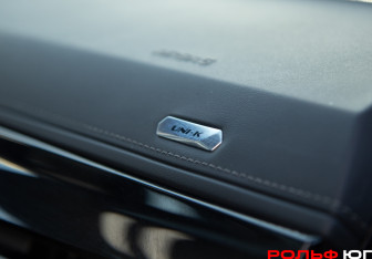 Подержанный автомобиль Changan UNI-K 2023 года (14 фото)