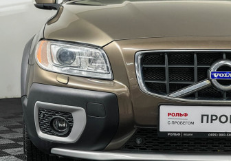 Подержанный автомобиль Volvo XC70 2013 года (17 фото)