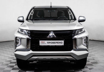 Подержанный автомобиль Mitsubishi L200 2022 года (2 фото)