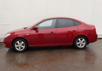 Подержанный автомобиль Hyundai Elantra Sedan 2007 года (8 фото)