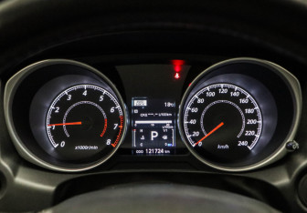 Подержанный автомобиль Mitsubishi ASX 2012 года (13 фото)