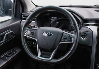 Подержанный автомобиль JAC T8 Pro 2023 года (13 фото)