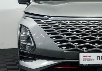 Подержанный автомобиль Omoda C5 2022 года (19 фото)