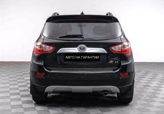 Подержанный автомобиль Changan CS35 2016 года (4 фото)