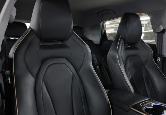 Подержанный автомобиль Omoda C5 2023 года (23 фото)