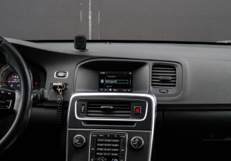 Подержанный автомобиль Volvo S60 2012 года (10 фото)